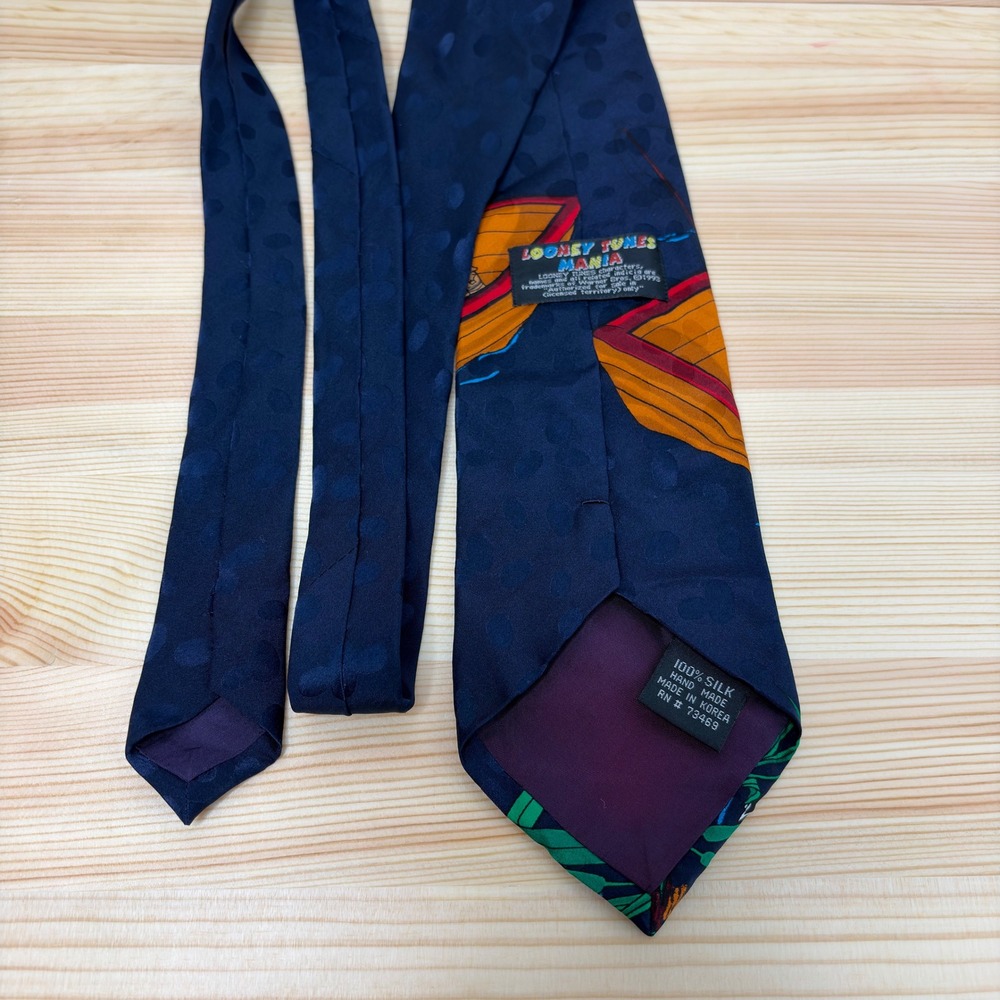 VTG 93 Looney Tunes Mania Silk Tie Fishing Bugs Bunny Daffy Duck Taz Warner Bros - Picture 6 of 7
